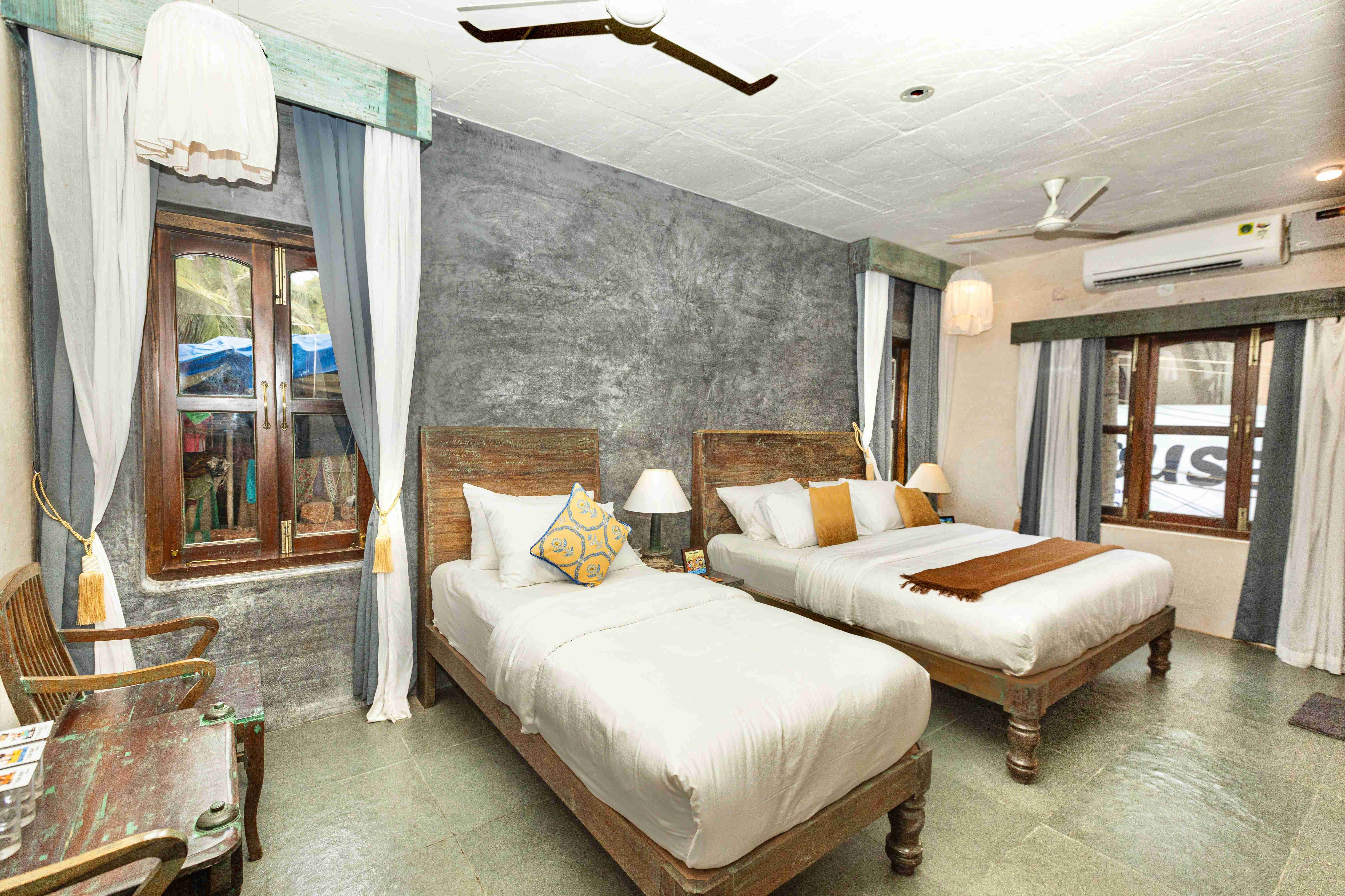 Geranium Haven family room GOa